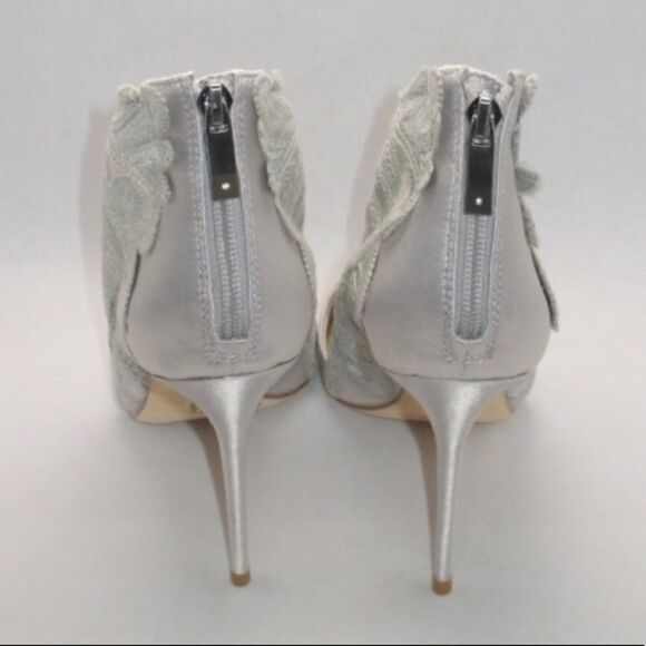NWT Vince Camuto Gray Silver Heels - Picture 7 of 8